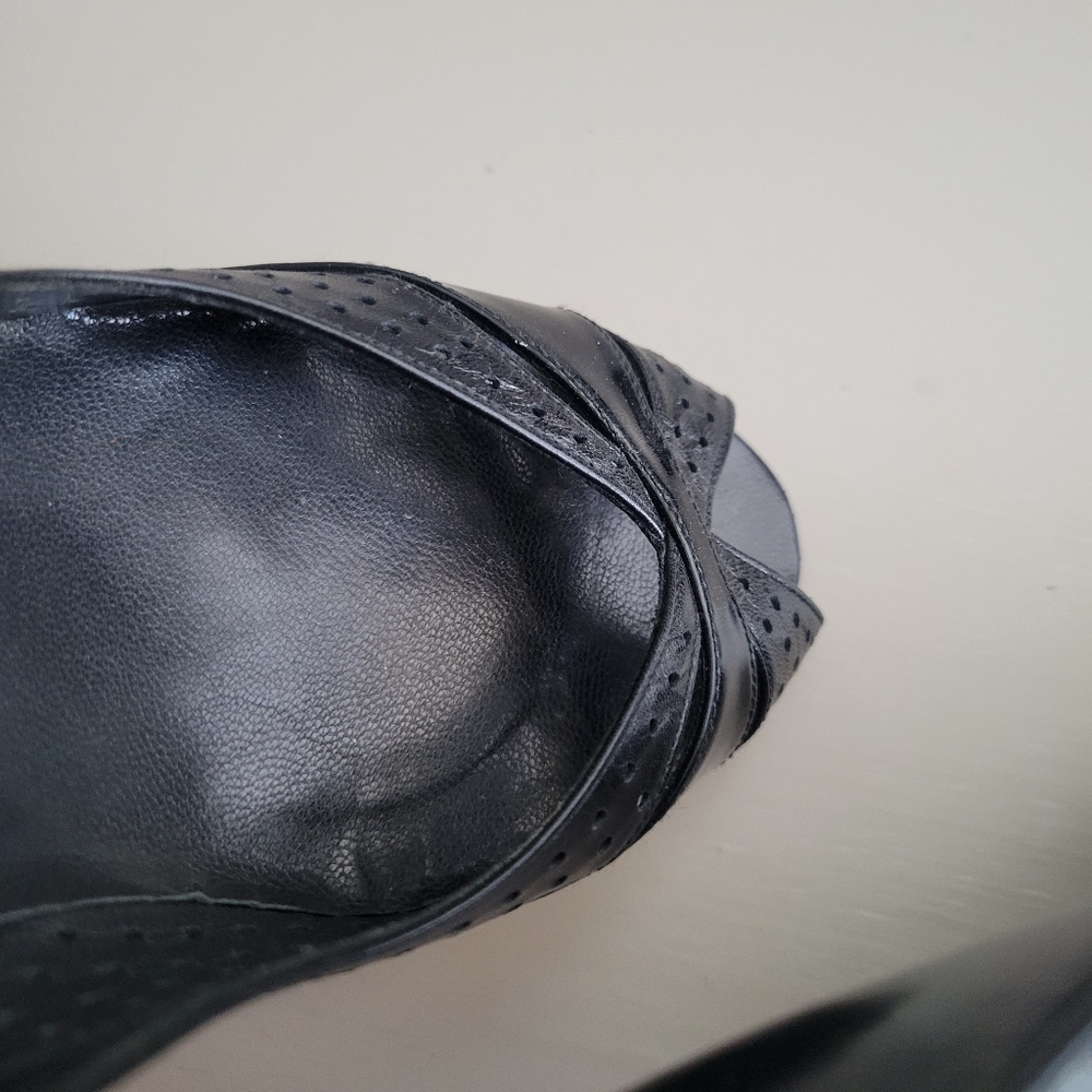Stuart Weitzman Black Peep Toe Heels Women's Size 10 - Picture 10 of 11